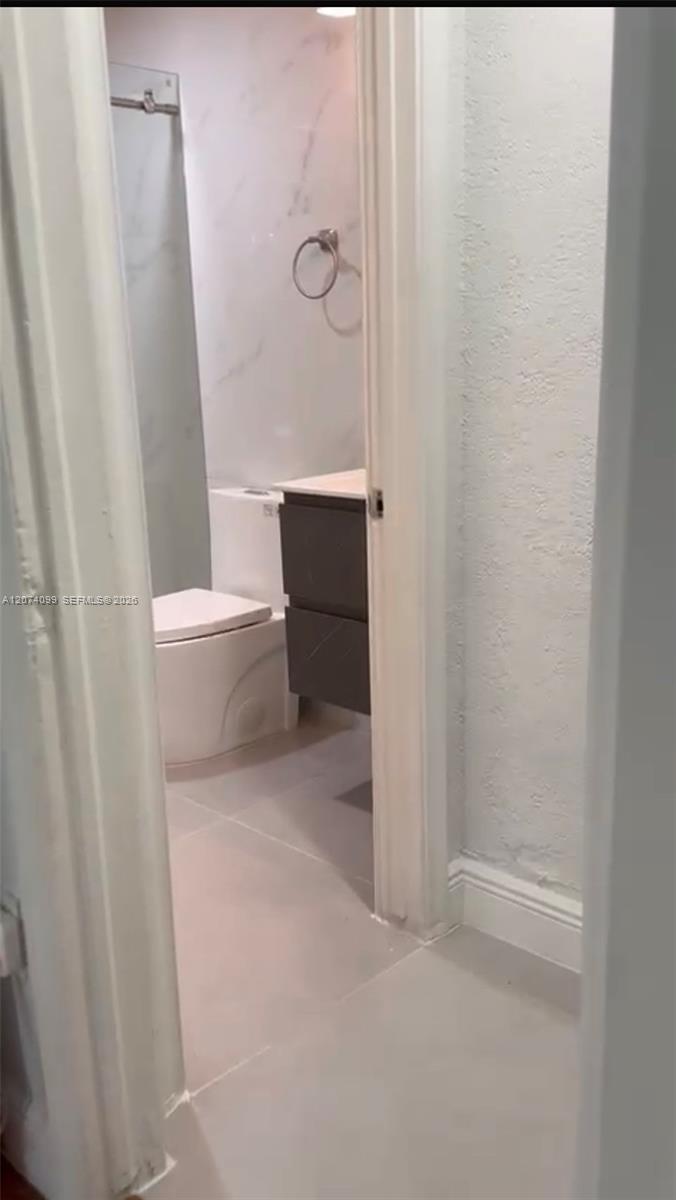 A12074099 Property Photo 17