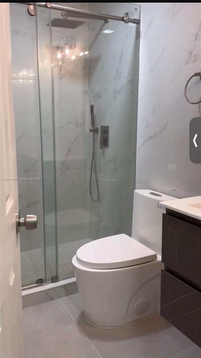 A12074099 Property Photo 18