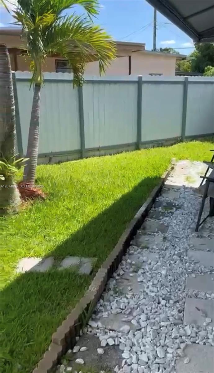 A12074099 Property Photo 22