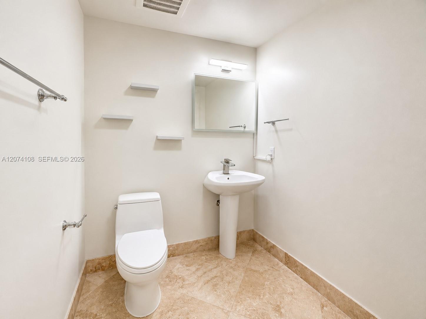 3000 Ne 188th Street 709 Property Photo 6