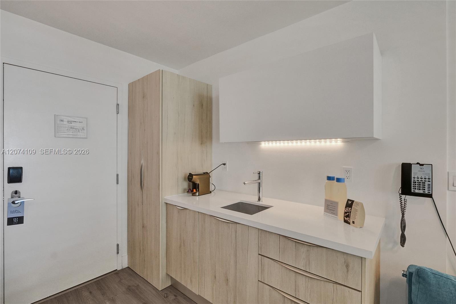 6080 Collins Avenue 508 Property Photo 15