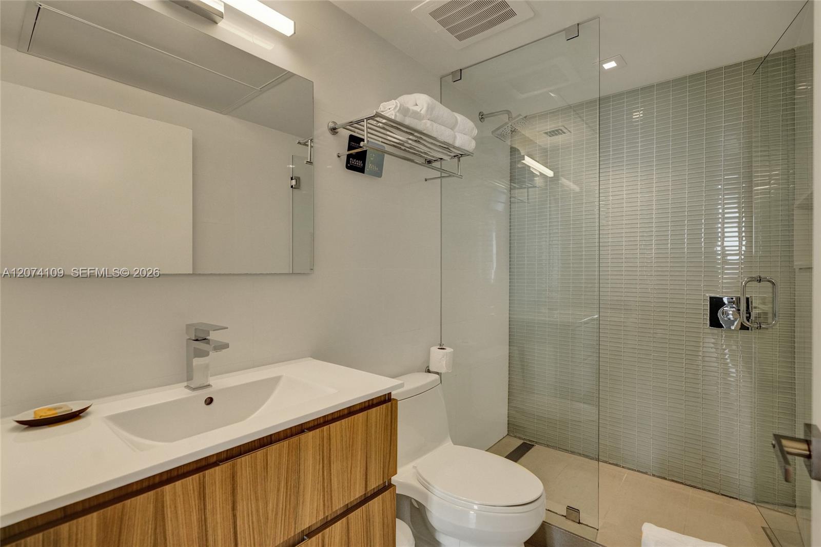 6080 Collins Avenue 508 Property Photo 17