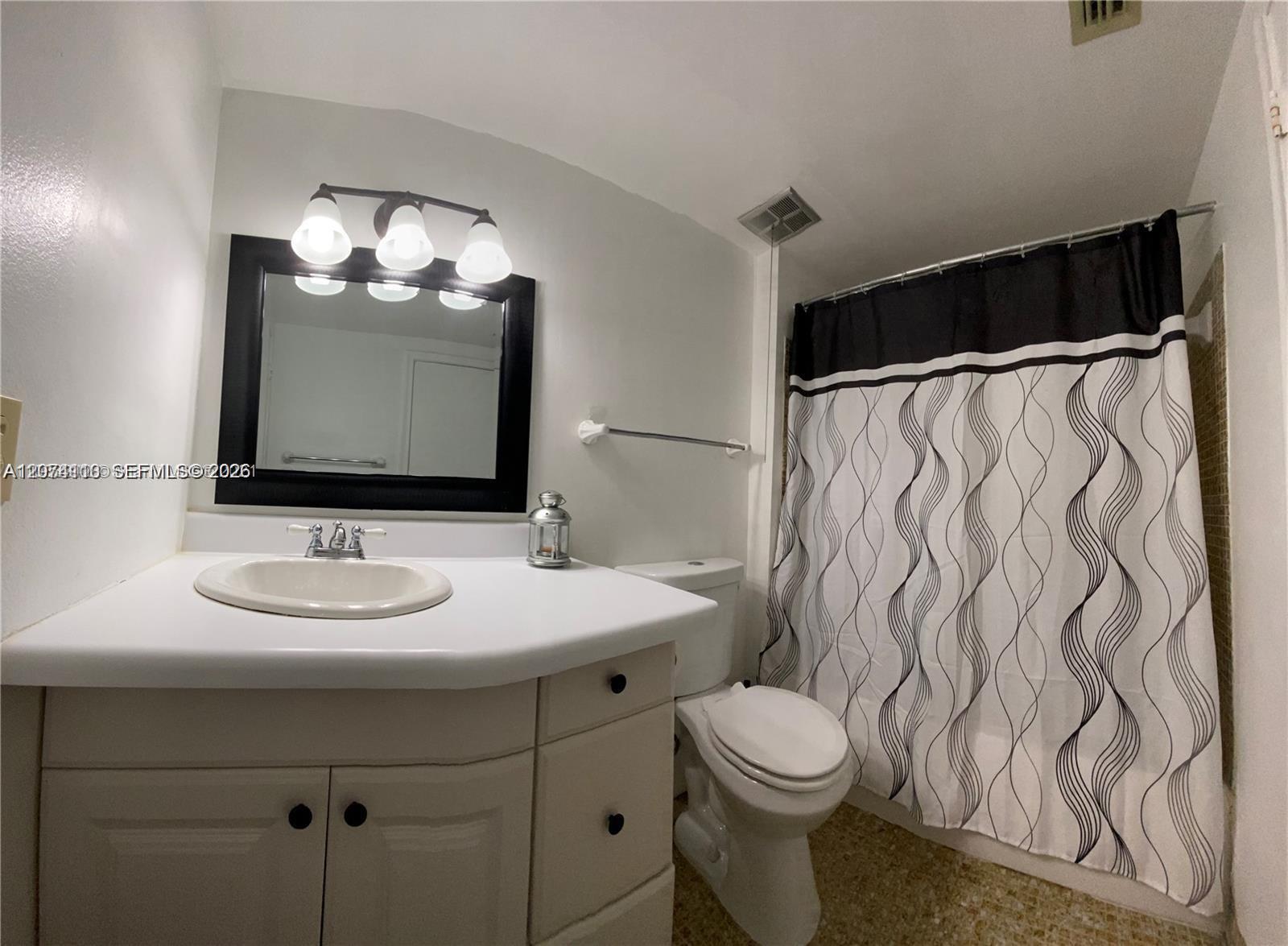 7900 Camino Circle 403 Property Photo 14