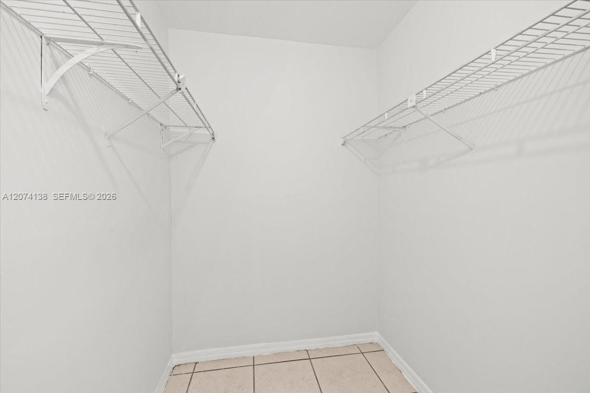 3610 N 56th Avenue 219 Property Photo 13