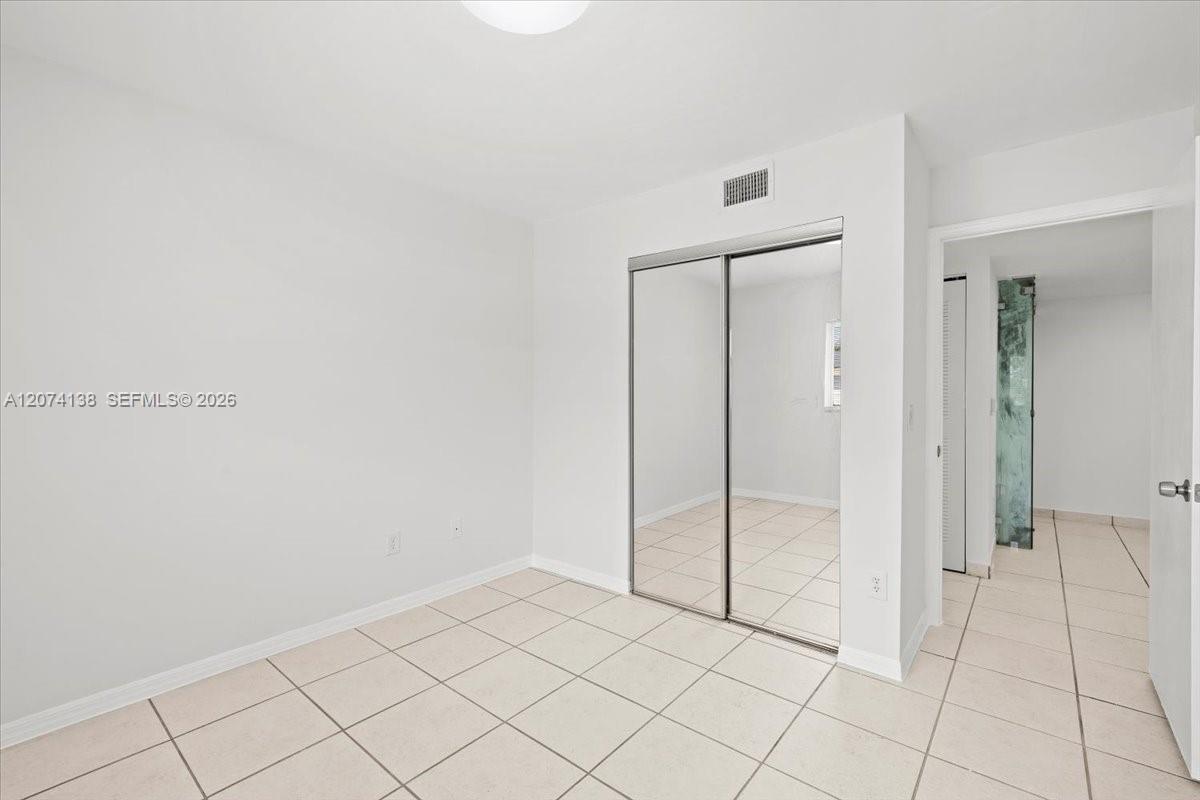 3610 N 56th Avenue 219 Property Photo 17