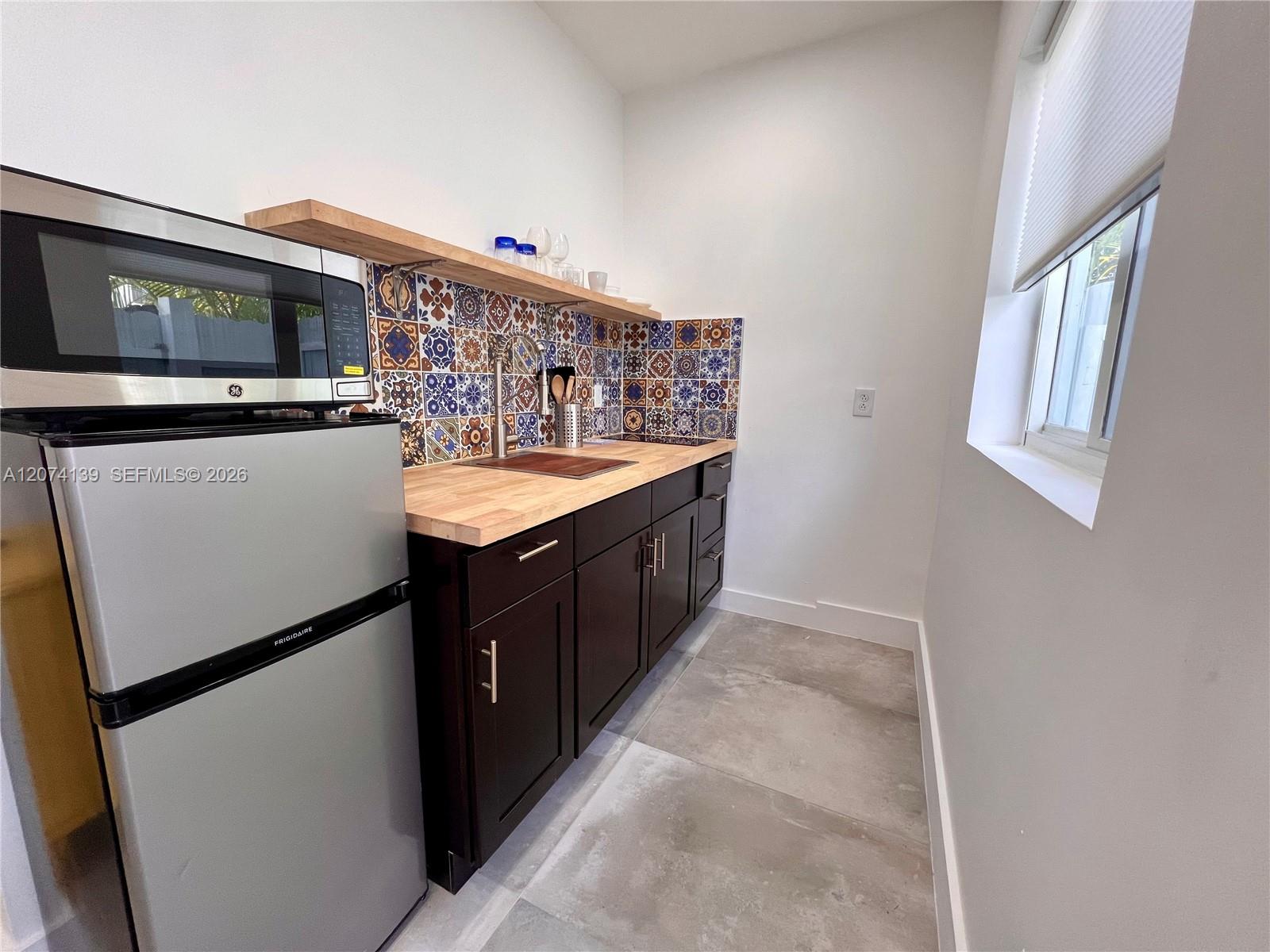A12074139 Property Photo 2