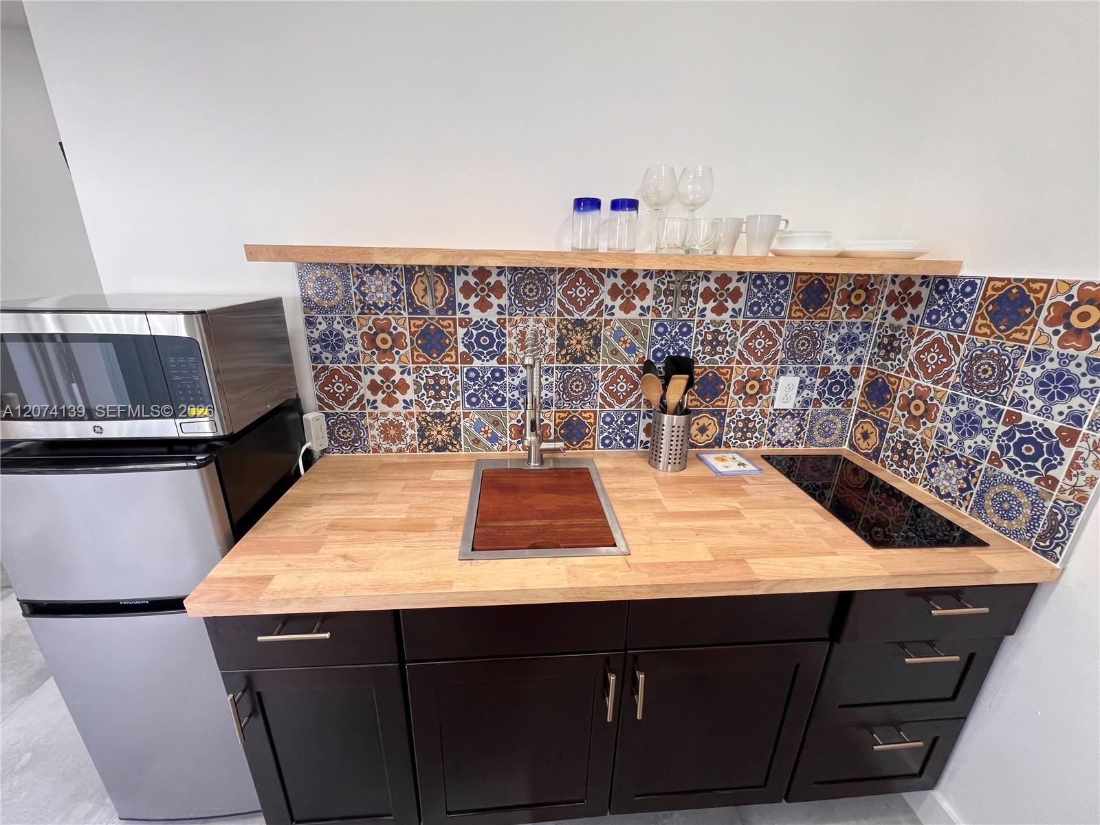 A12074139 Property Photo 3