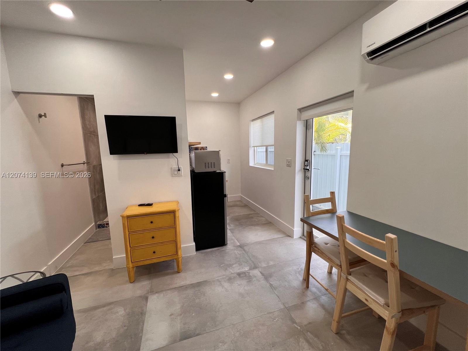 A12074139 Property Photo 6