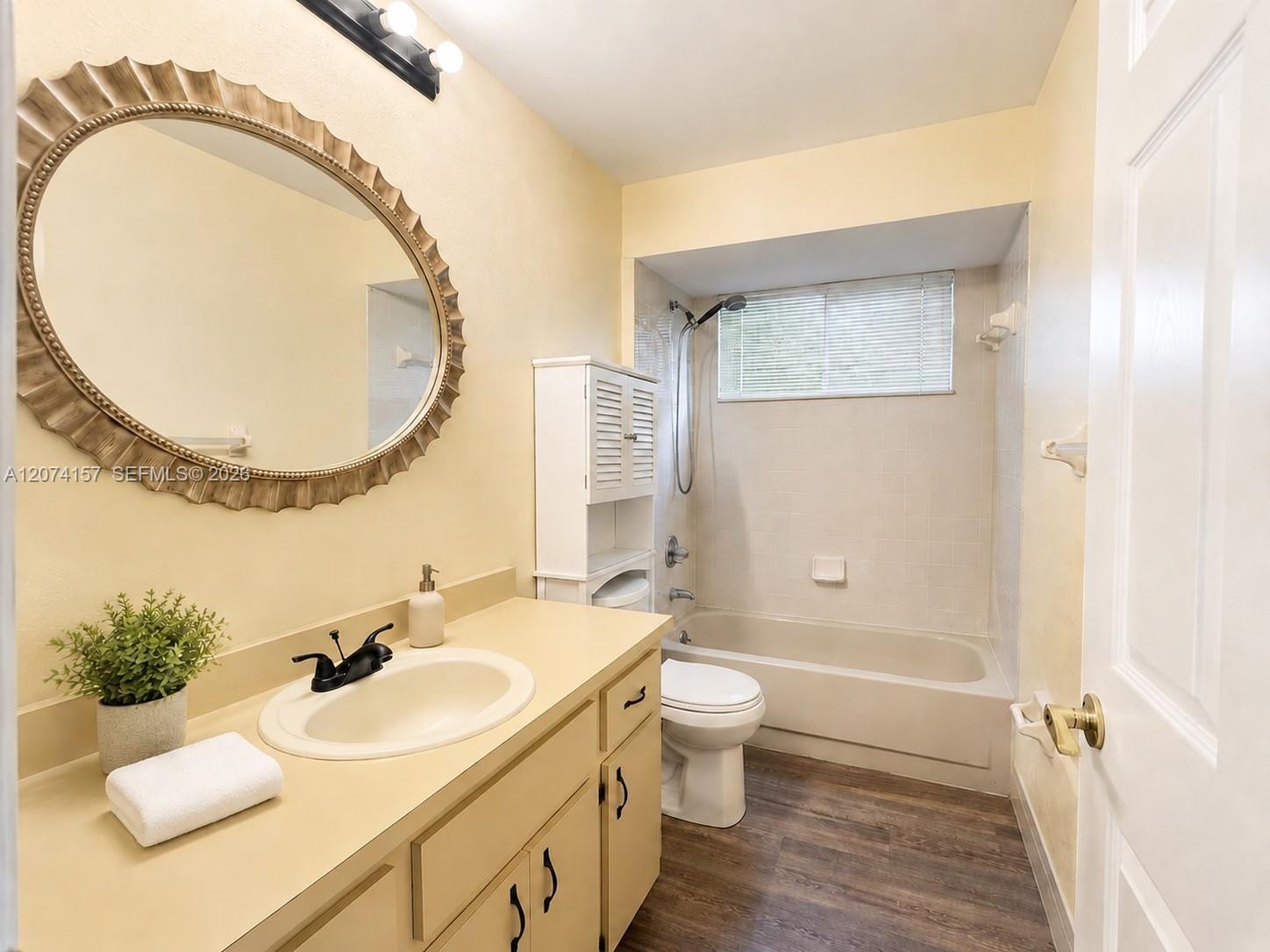 A12074157 Property Photo 15