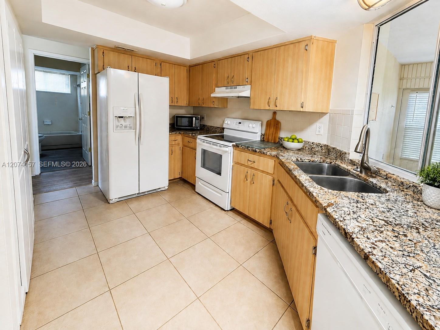 A12074157 Property Photo 24
