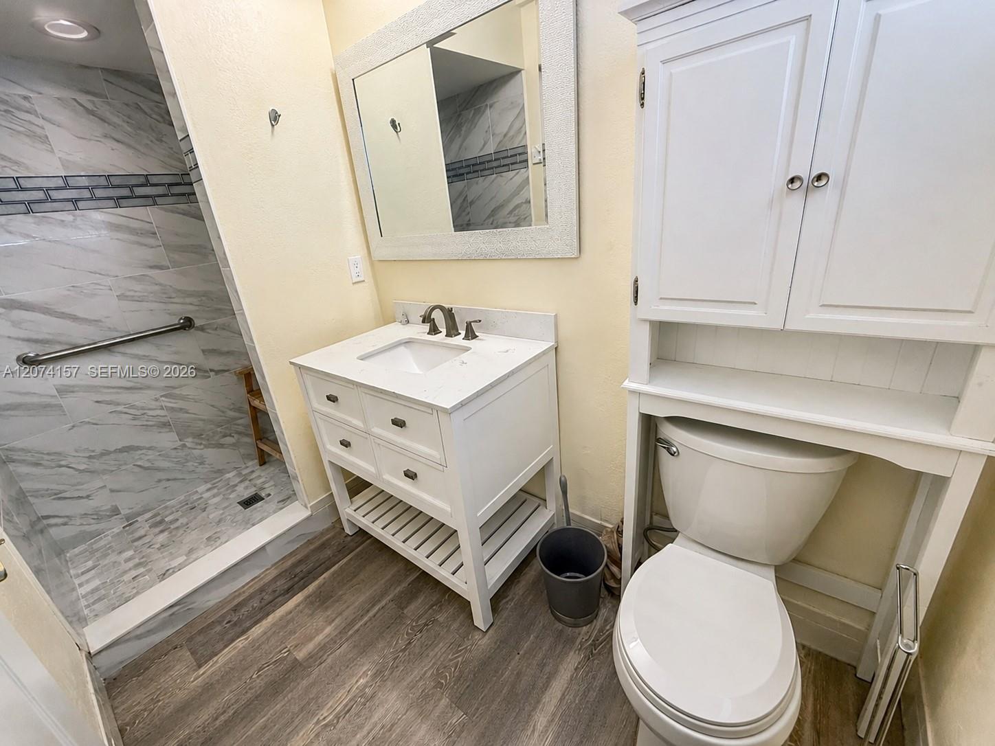 A12074157 Property Photo 38