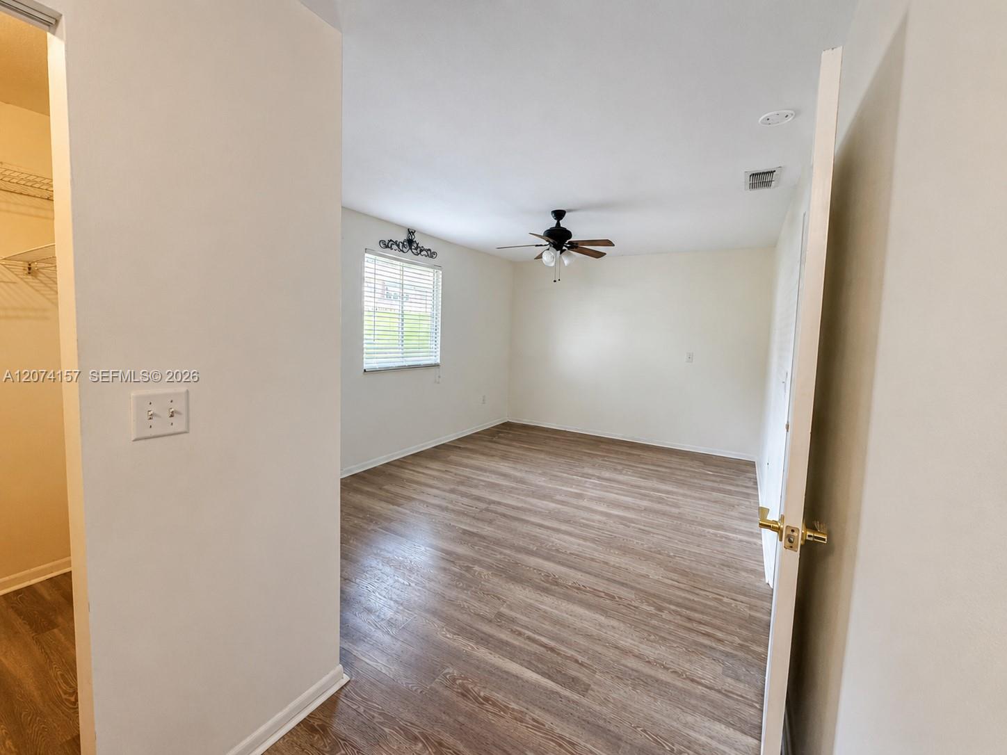 A12074157 Property Photo 60