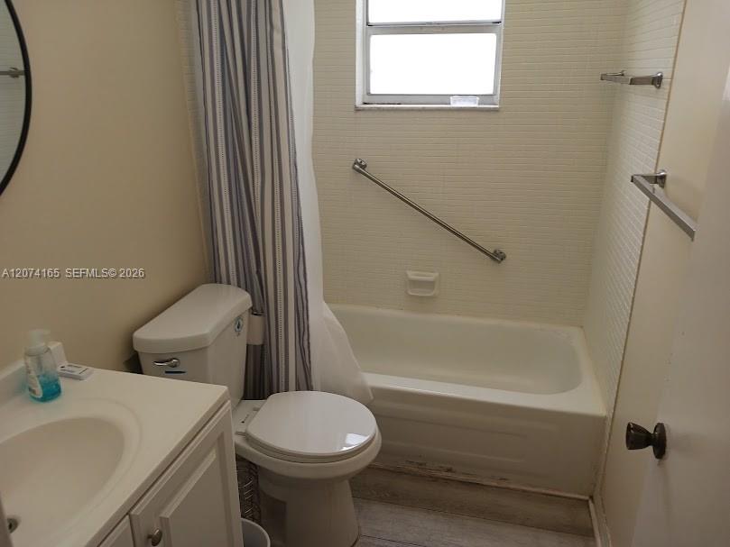 520 Capri K 520 Property Photo 10