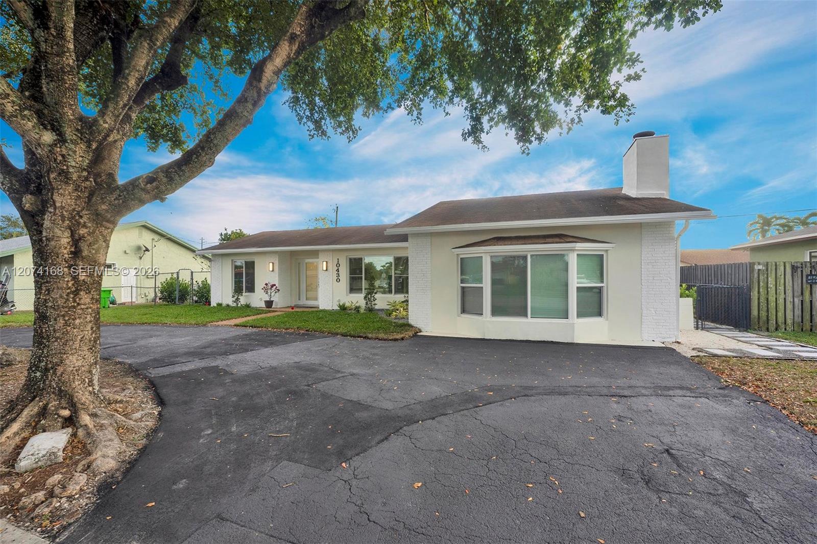 10430 Sunset Strip Short Term Property Photo 3