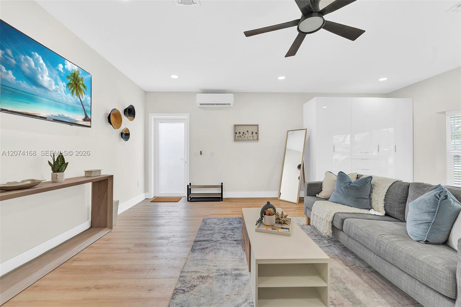 10430 Sunset Strip Short Term Property Photo 8