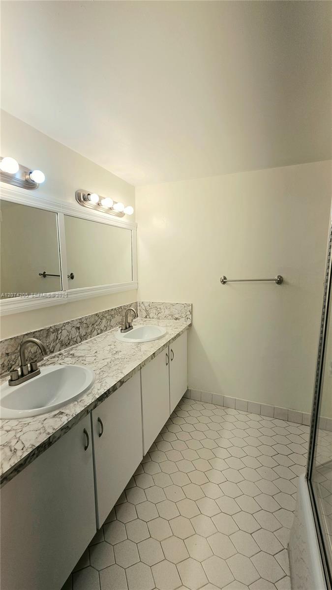 1849 S Ocean Drive 202 Property Photo 18