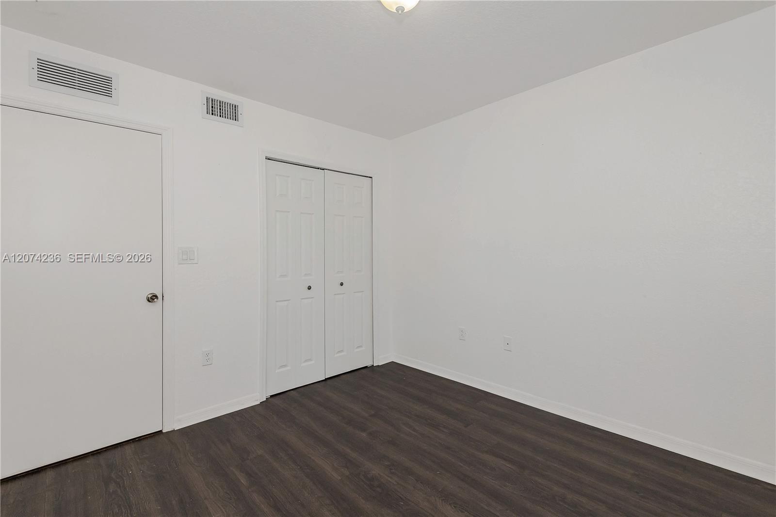 975 Ne 34th Avenue 103 Property Photo 8