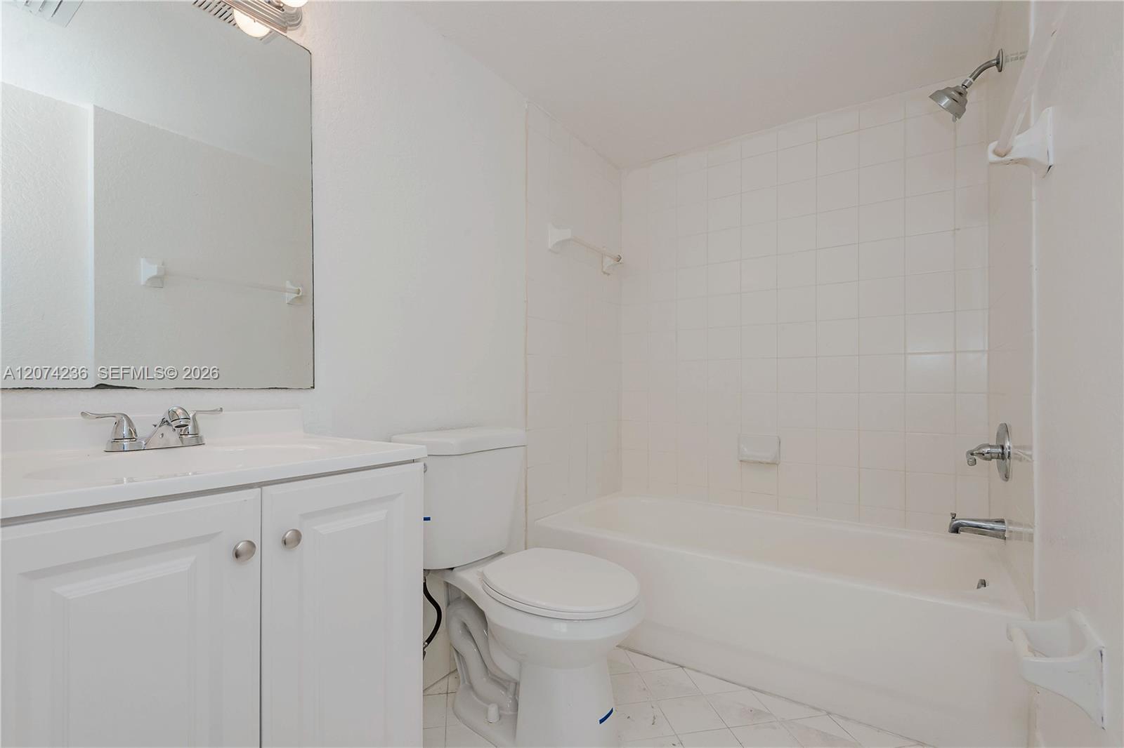 975 Ne 34th Avenue 103 Property Photo 24