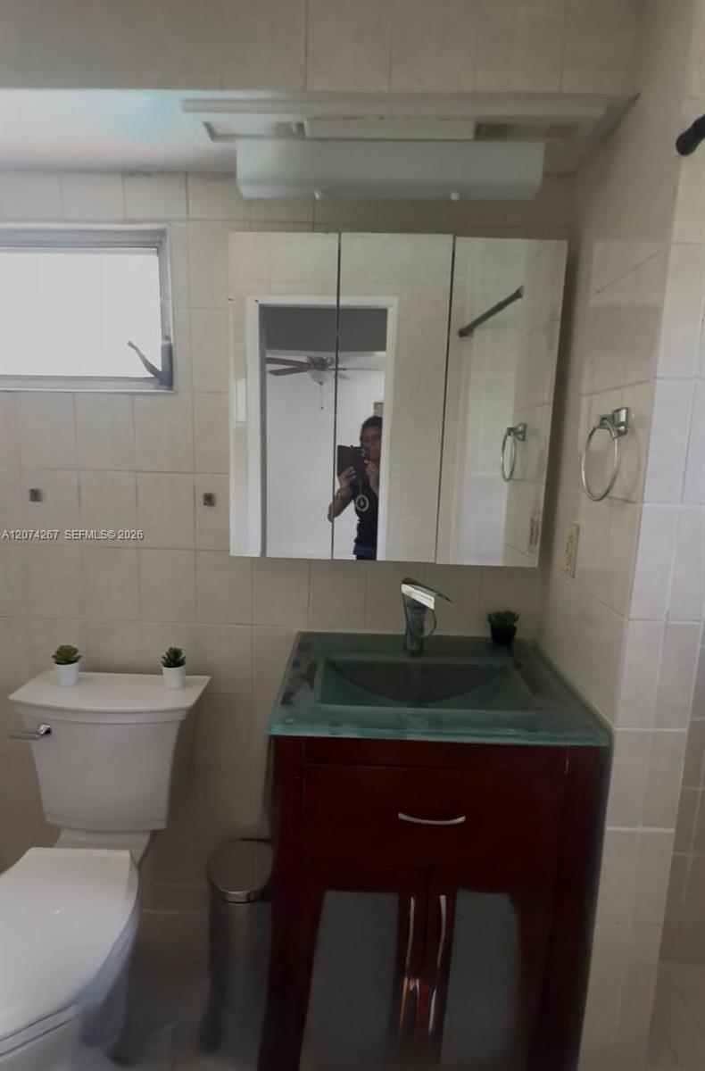 A12074267 Property Photo 3