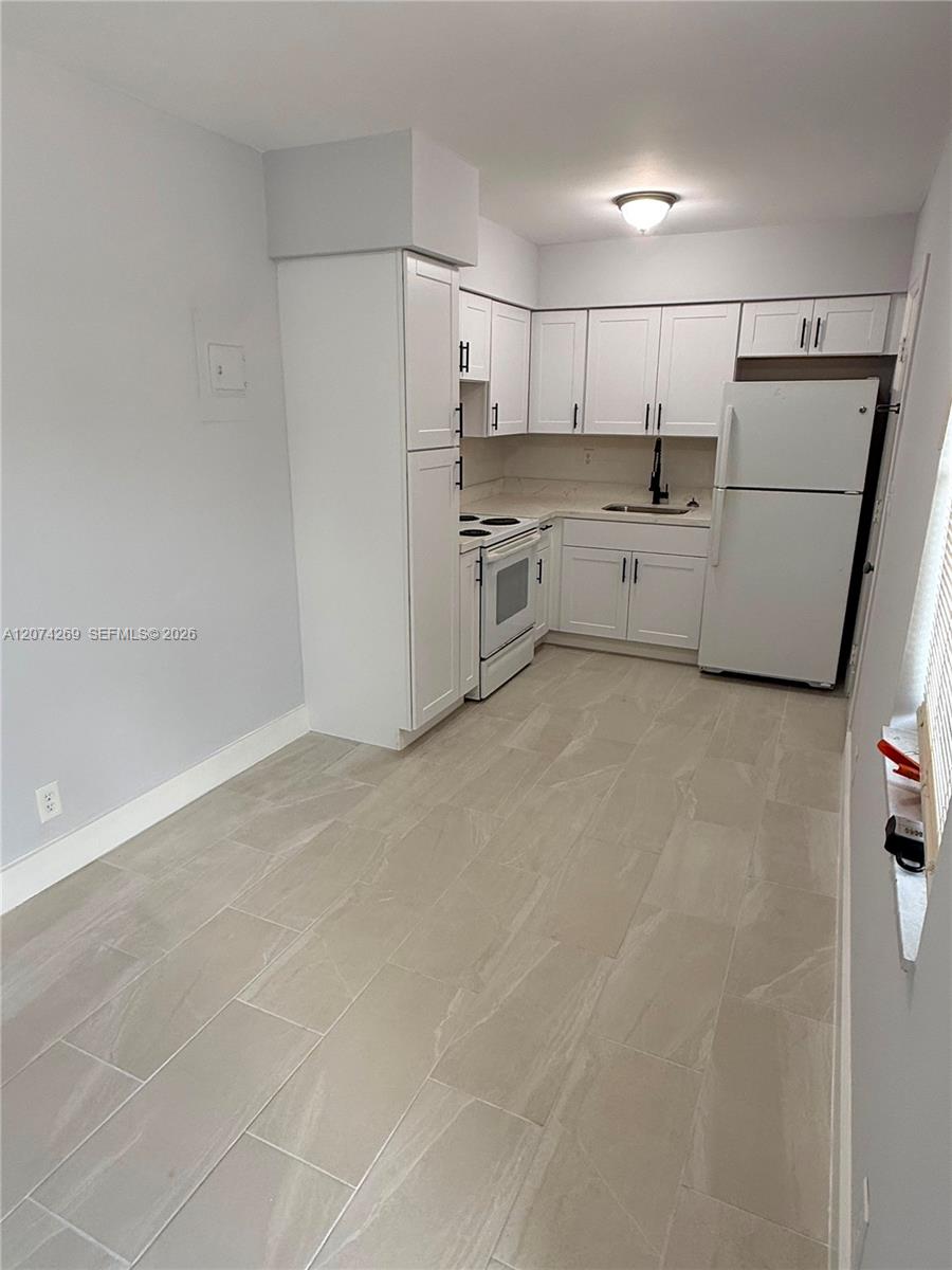 1824 Monroe Street 12 Property Photo 5