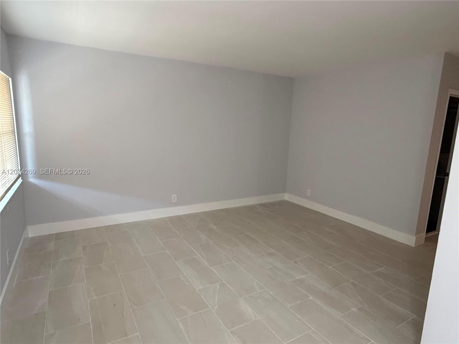 1824 Monroe Street 12 Property Photo 6