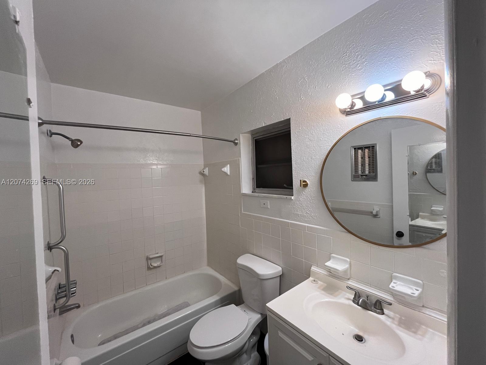 1824 Monroe Street 12 Property Photo 11