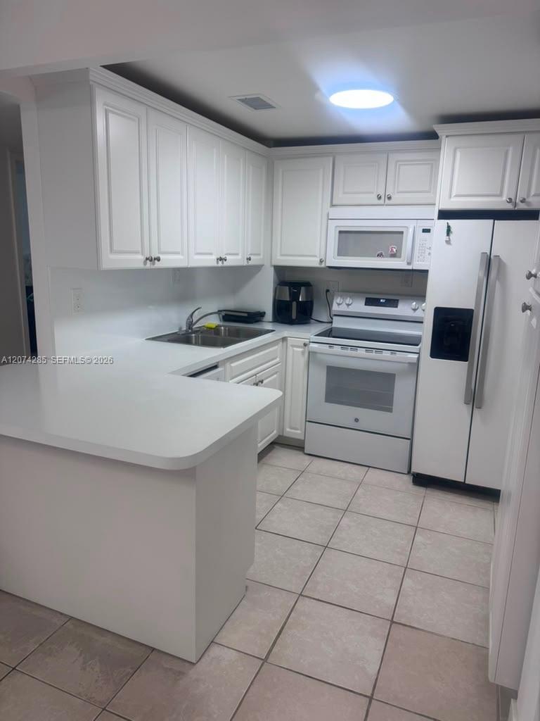 1913 S Ocean Drive 422 Property Photo 1