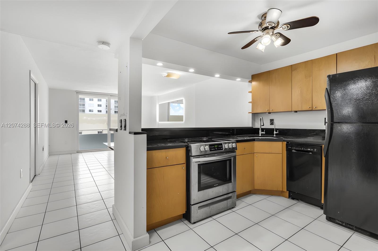 465 Ocean Drive 512 Property Photo 18