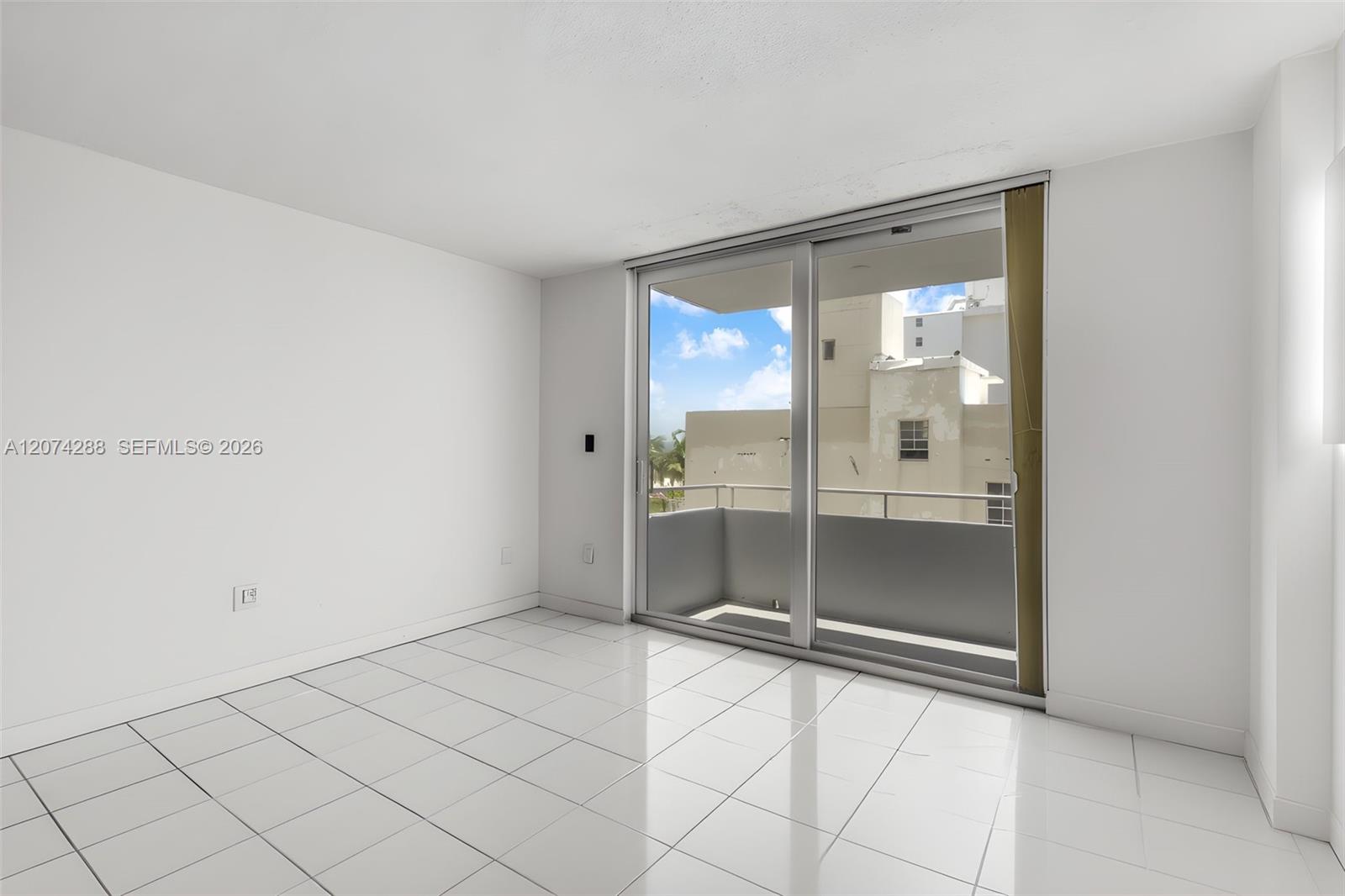 465 Ocean Drive 512 Property Photo 25