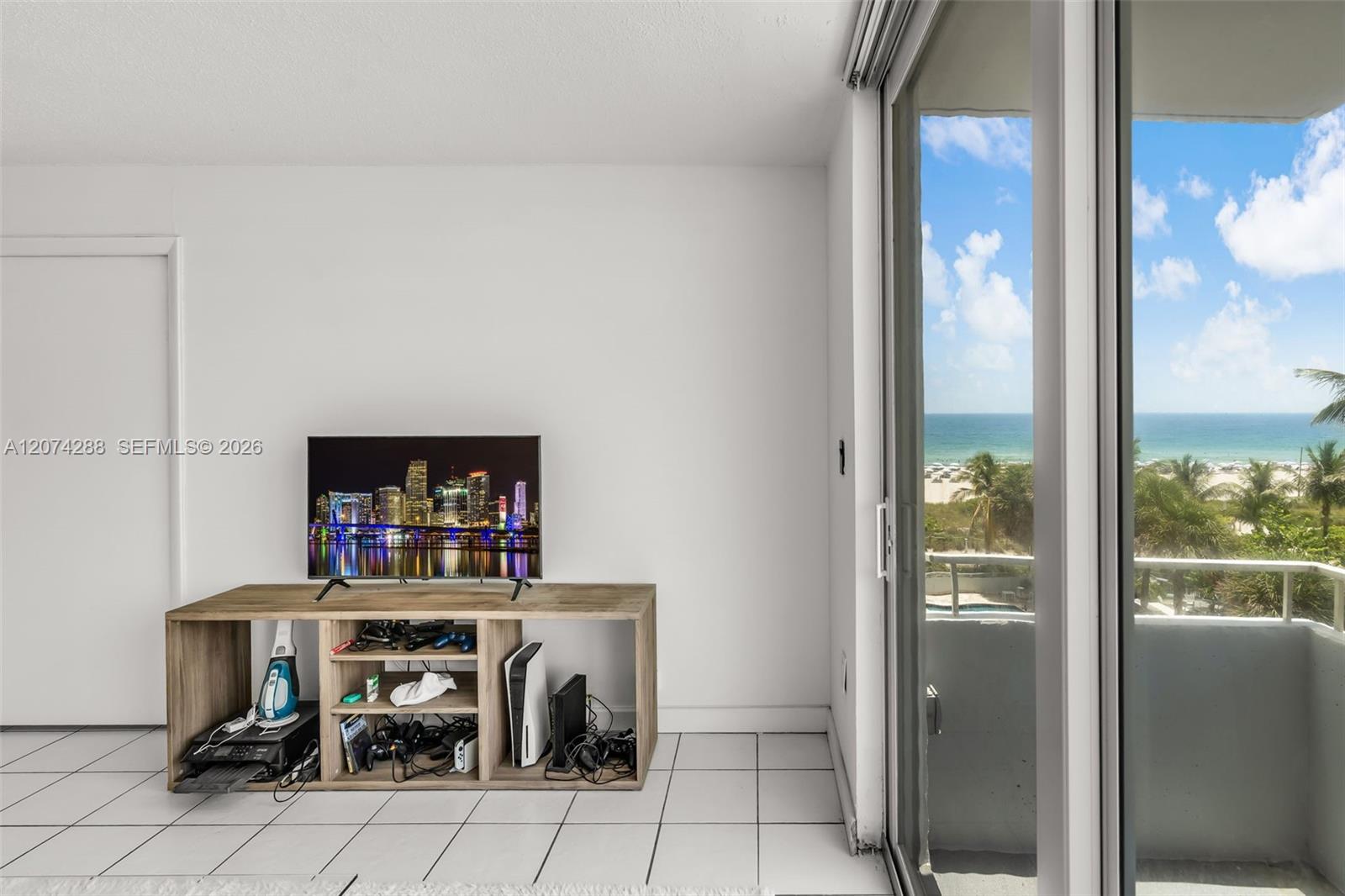 465 Ocean Drive 512 Property Photo 26