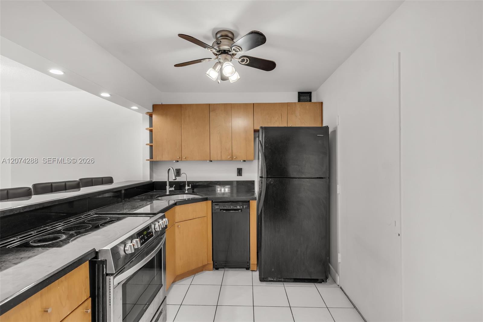 465 Ocean Drive 512 Property Photo 32