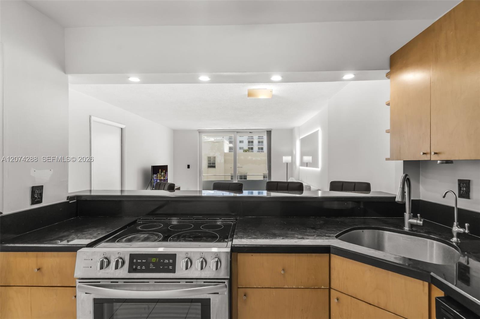 465 Ocean Drive 512 Property Photo 33