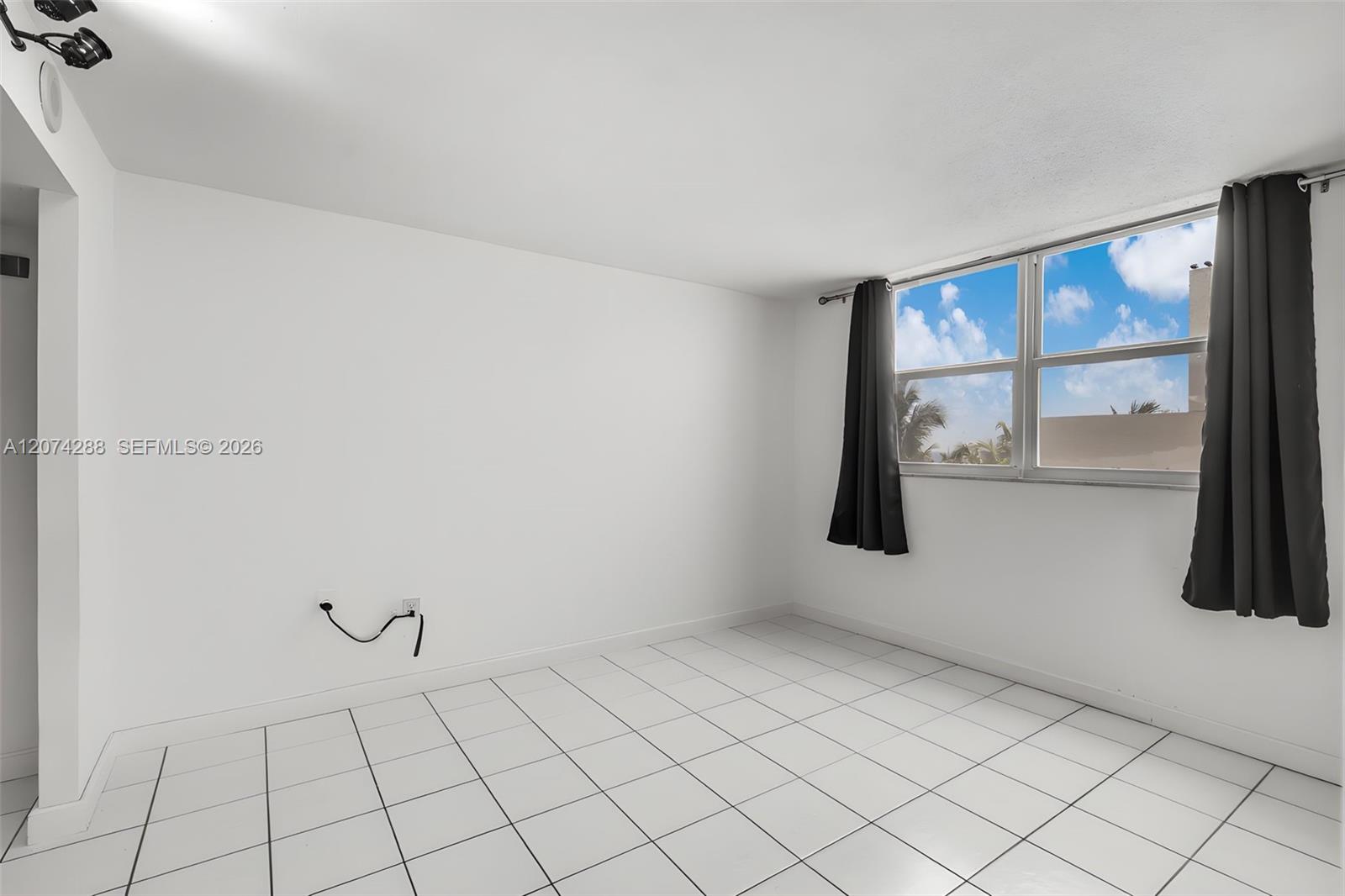465 Ocean Drive 512 Property Photo 36