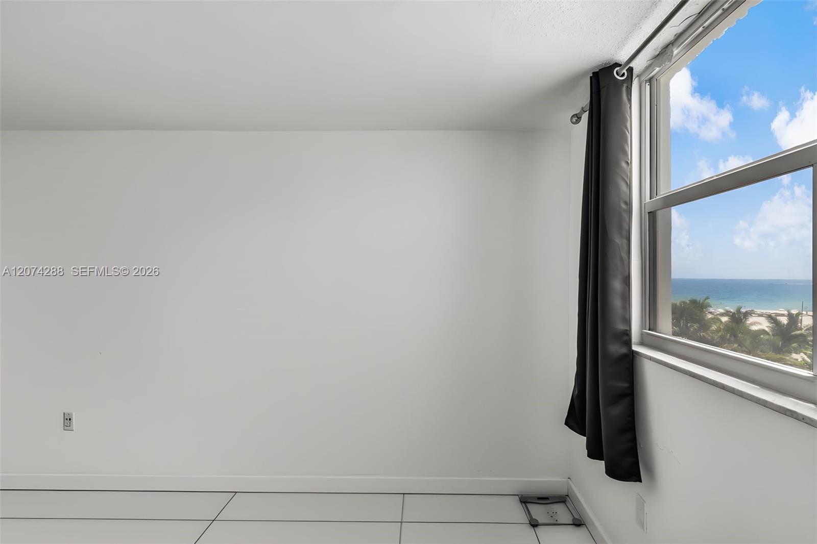465 Ocean Drive 512 Property Photo 38