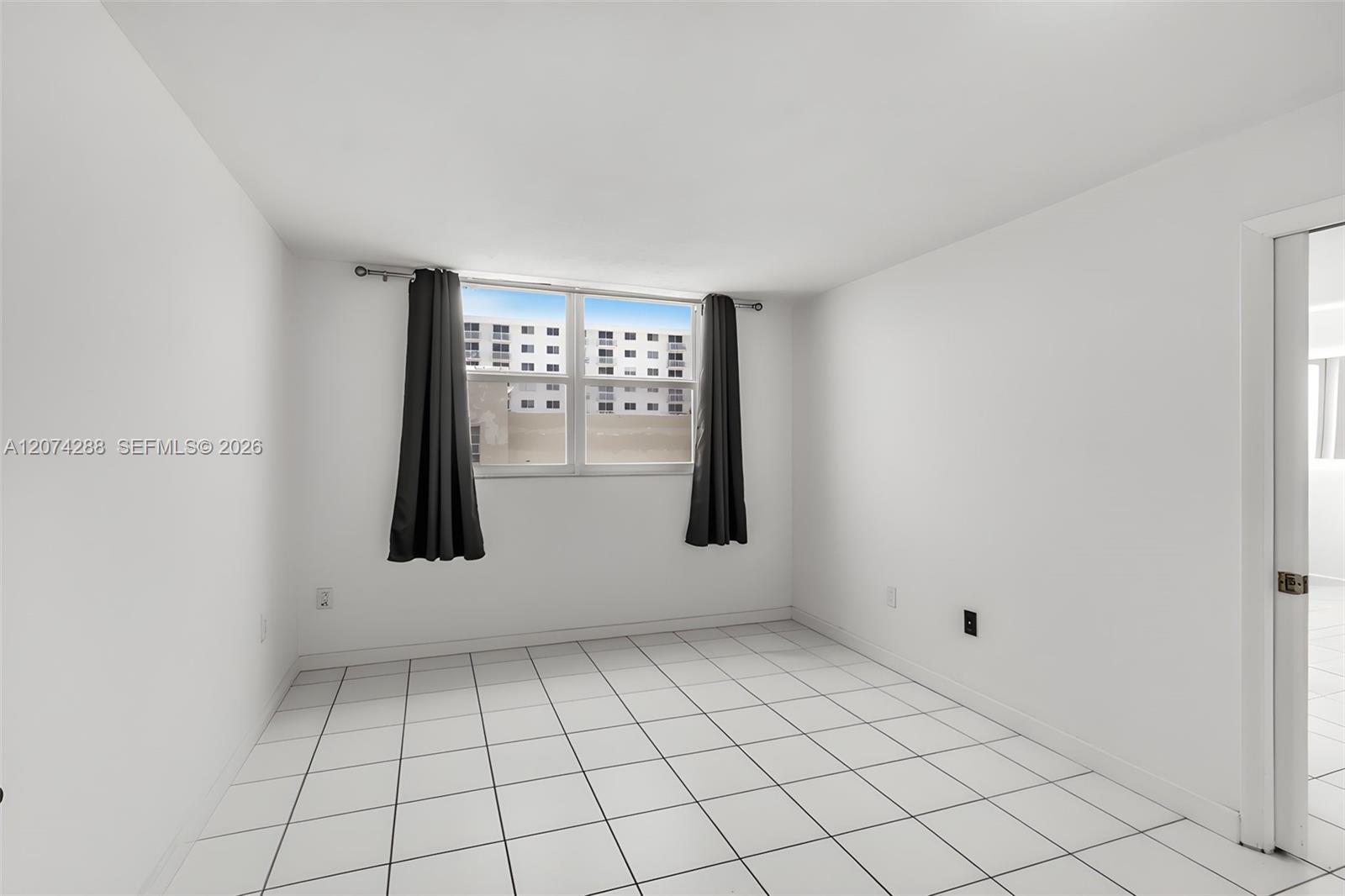 465 Ocean Drive 512 Property Photo 41