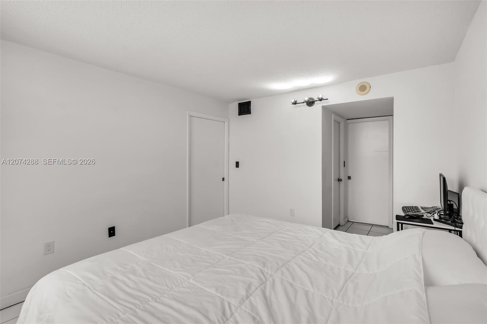 465 Ocean Drive 512 Property Photo 42