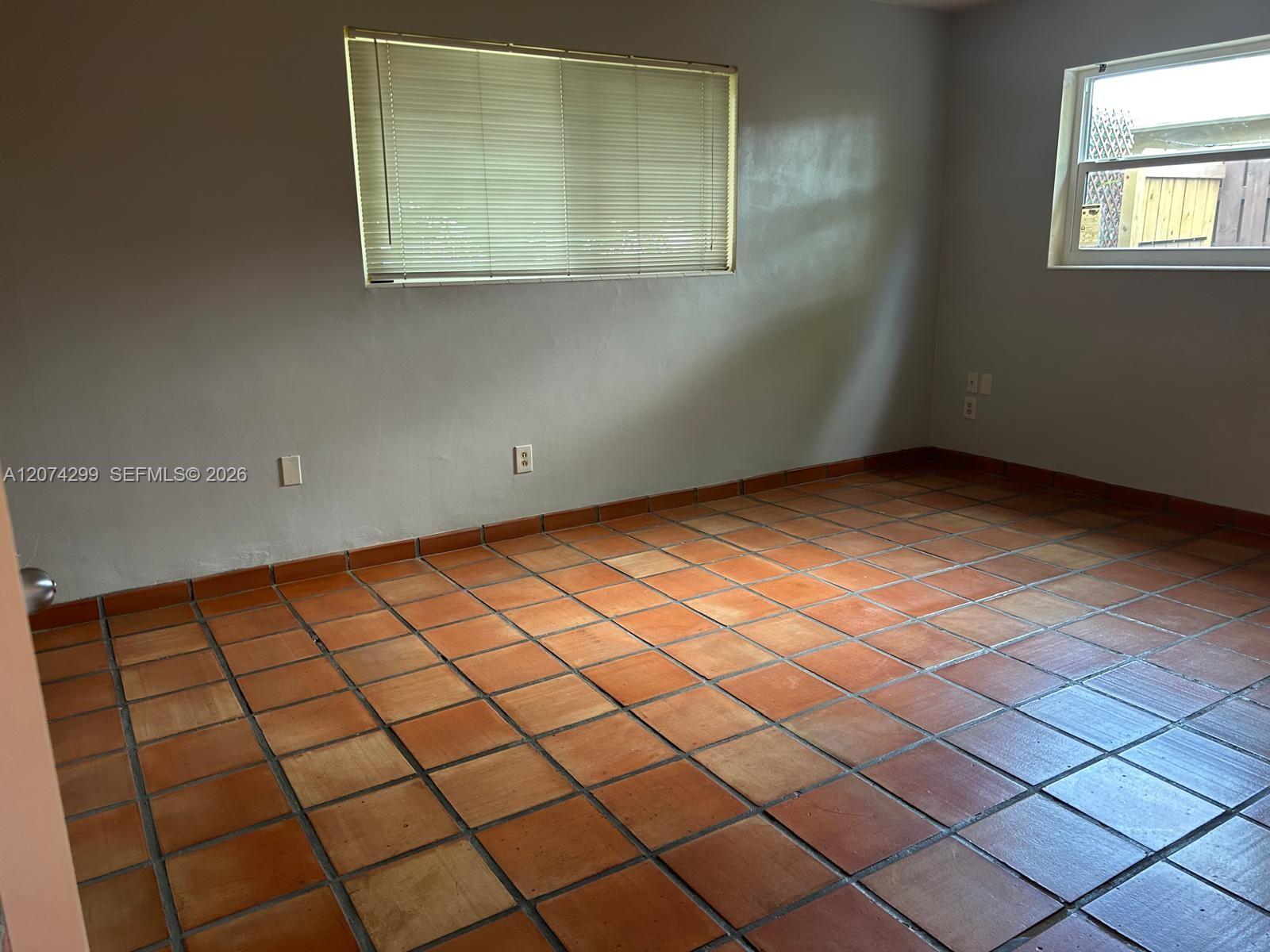 A12074299 Property Photo 3