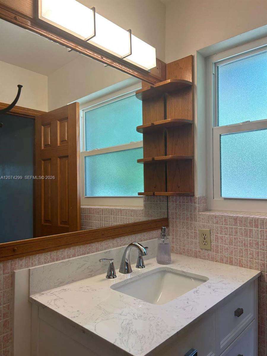 A12074299 Property Photo 7