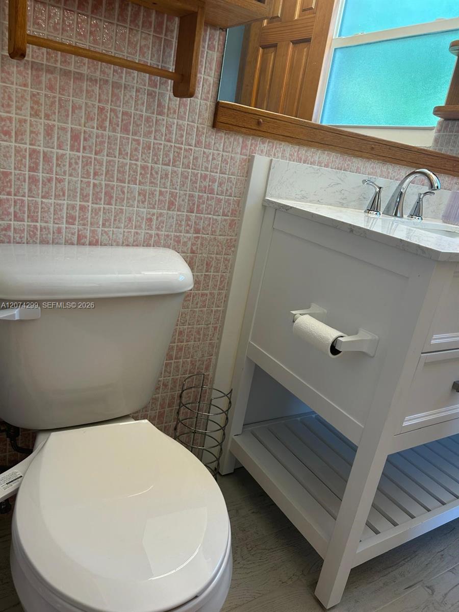 A12074299 Property Photo 8