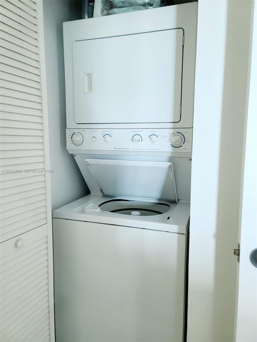 888 Biscayne Boulevard 1610 Property Photo 9