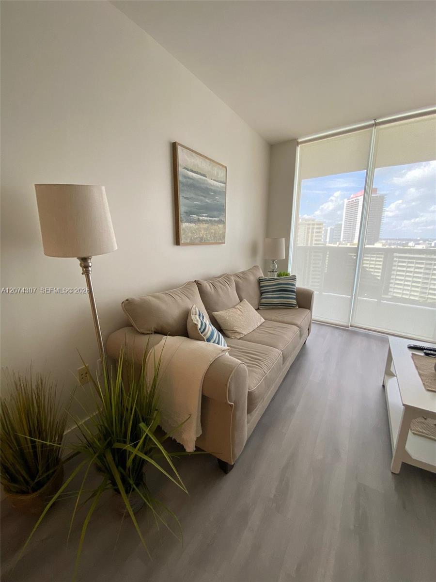 1850 S Ocean Drive 1409 Property Photo 10