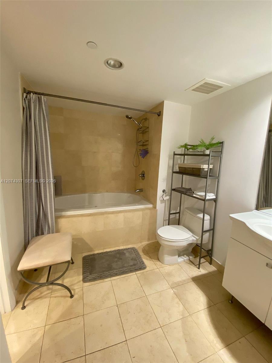 1850 S Ocean Drive 1409 Property Photo 12