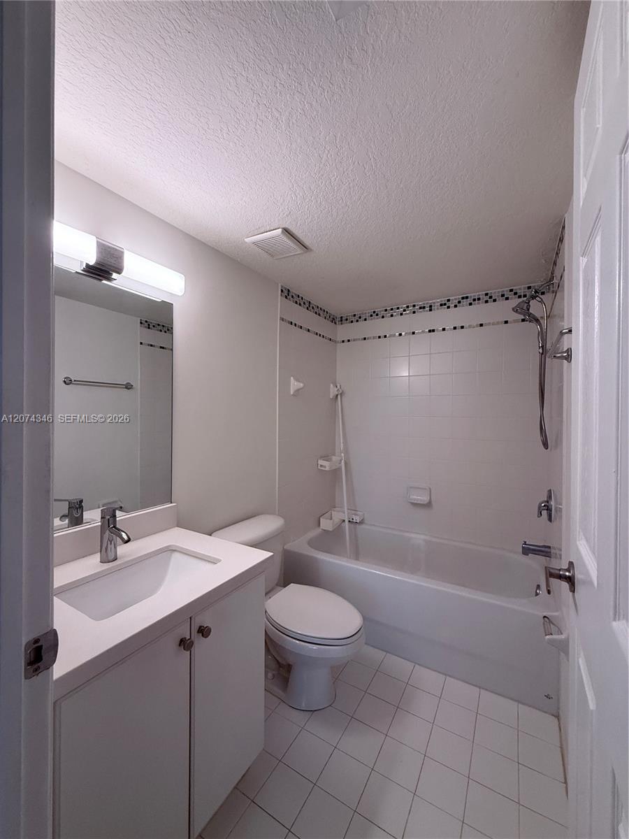 22731 Sw 88th Place 205 Property Photo 2
