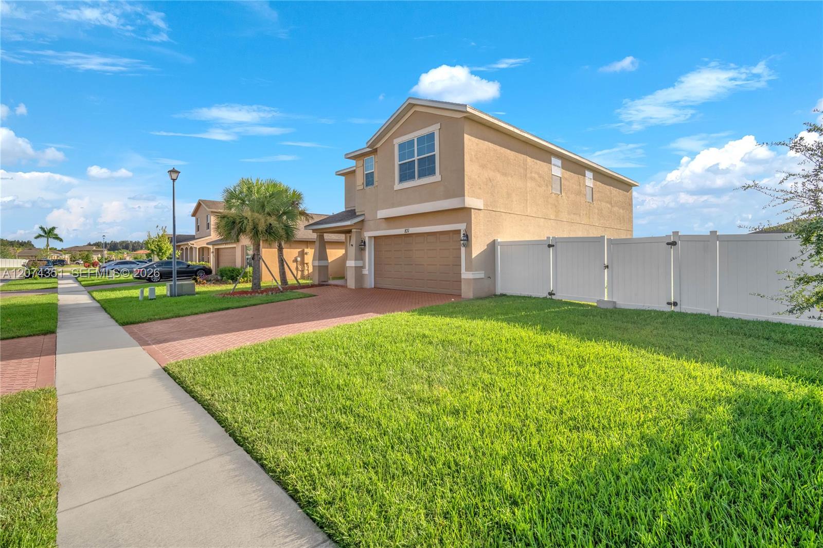 831 Bent Creek Drive Property Photo 4
