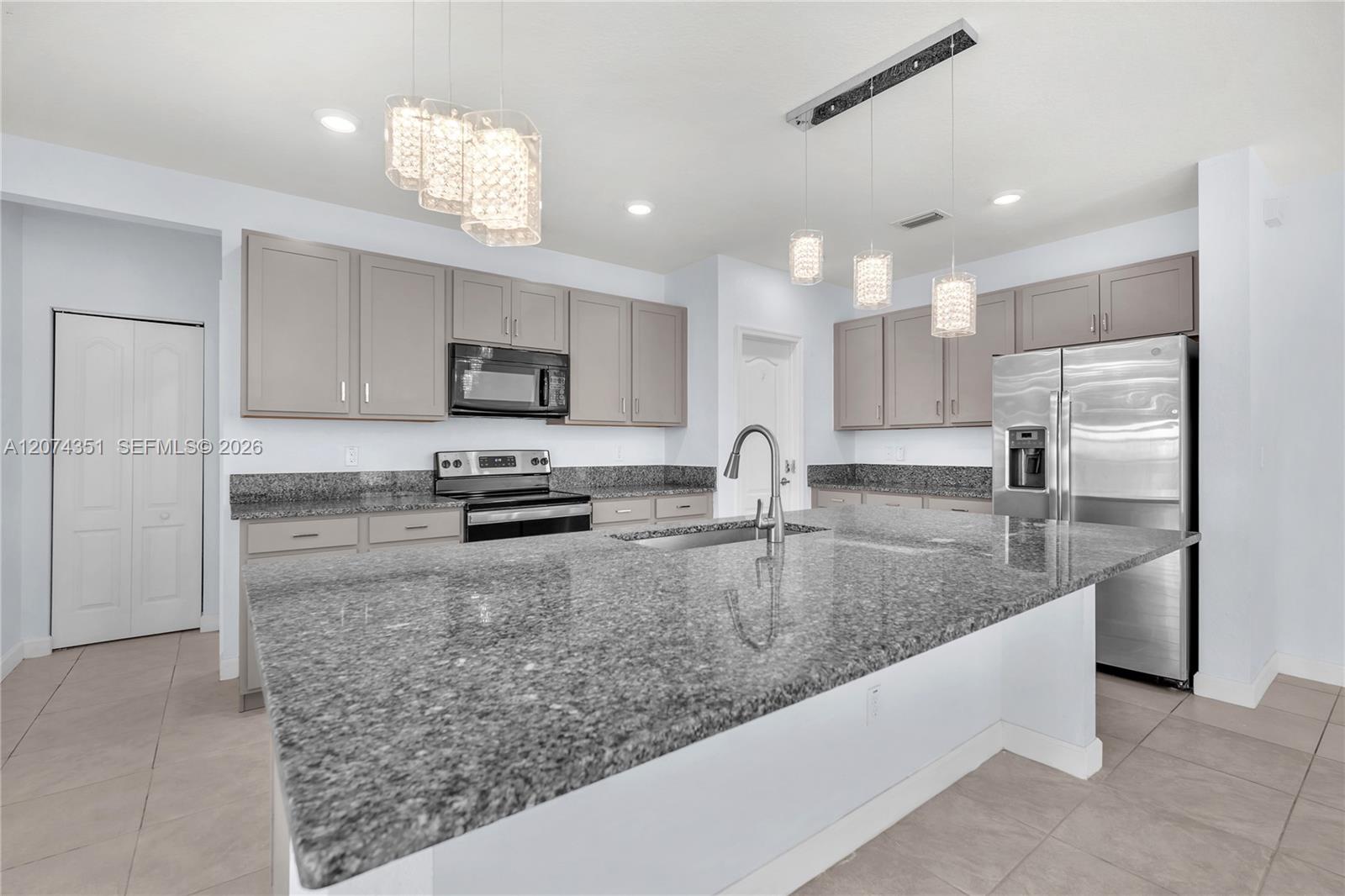 831 Bent Creek Drive Property Photo 10
