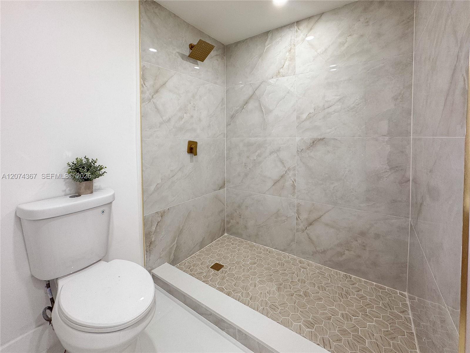 1300 Nw 42nd Street Property Photo 18