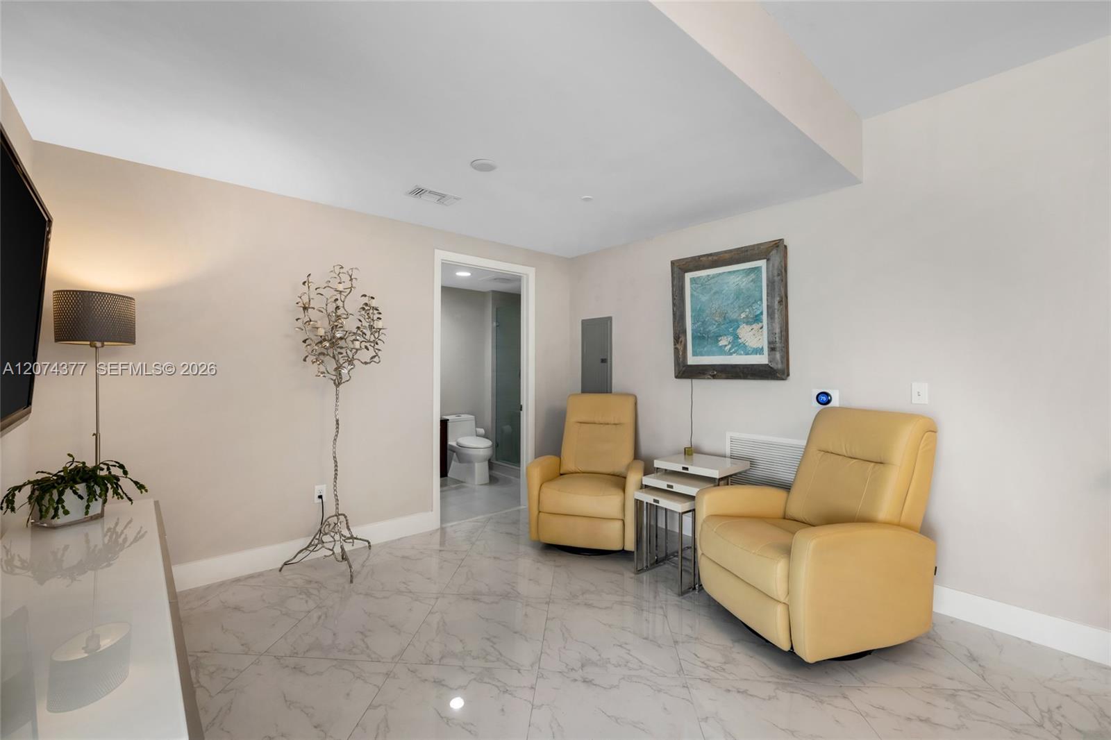 A12074377 Property Photo 16
