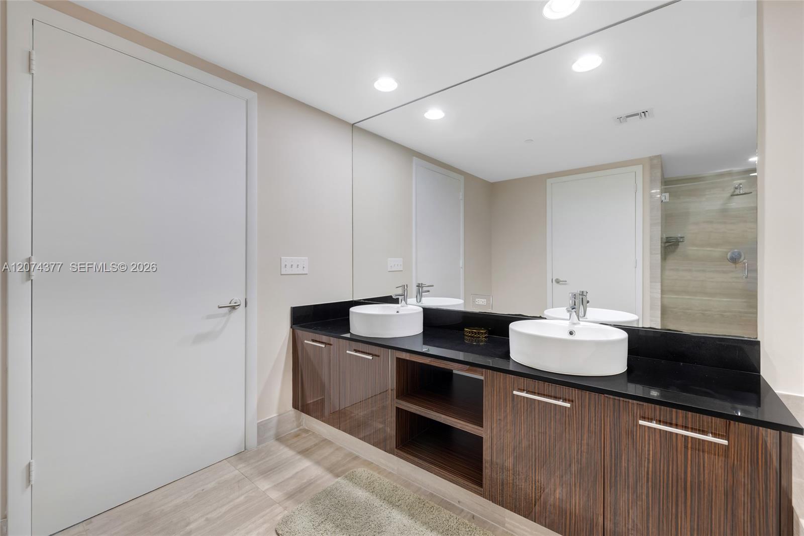 A12074377 Property Photo 25