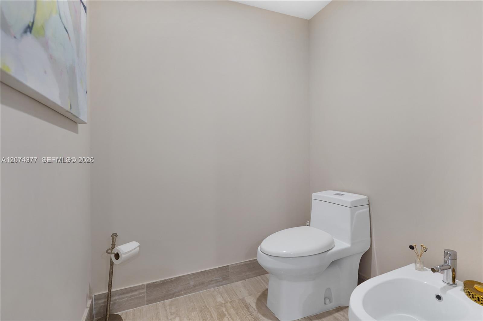 A12074377 Property Photo 27