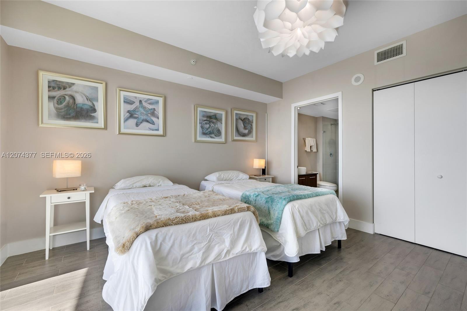 A12074377 Property Photo 29